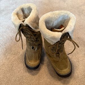 Rocket Dog Brown Winter Boots with Cream Fur